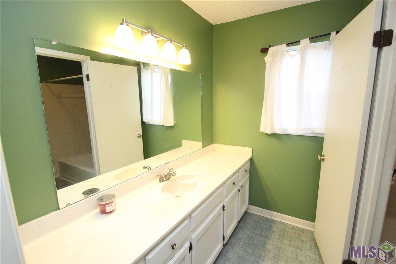 15387 Springwood Avenue Baton Rouge, LA 70817 - Photo 8 of 16 Gallery Image 8