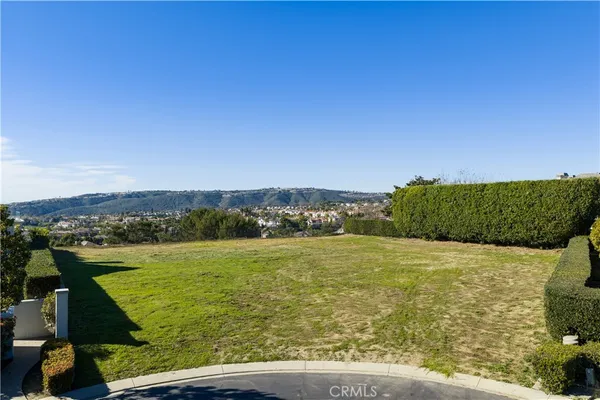 a view of yard with ocean view
