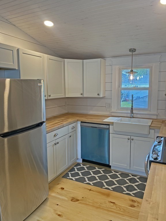41 Clark Road Lakeville, MA 02347 - Photo 8 of 34 Gallery Image 8
