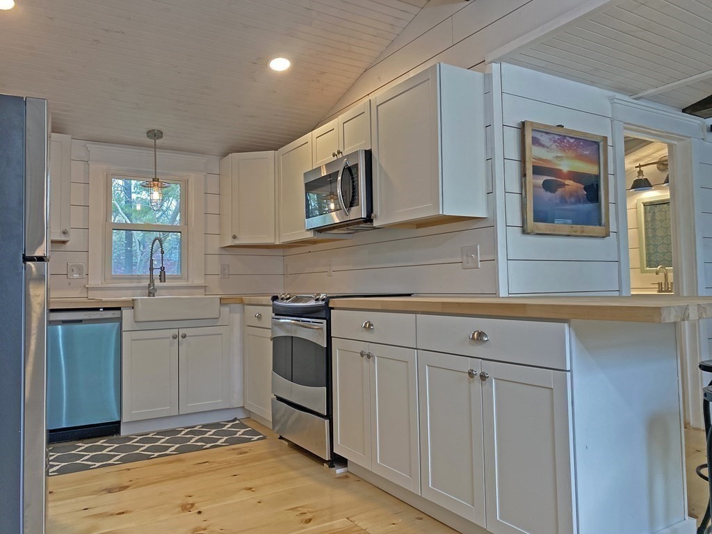 41 Clark Road Lakeville, MA 02347 - Photo 9 of 34 Gallery Image 9