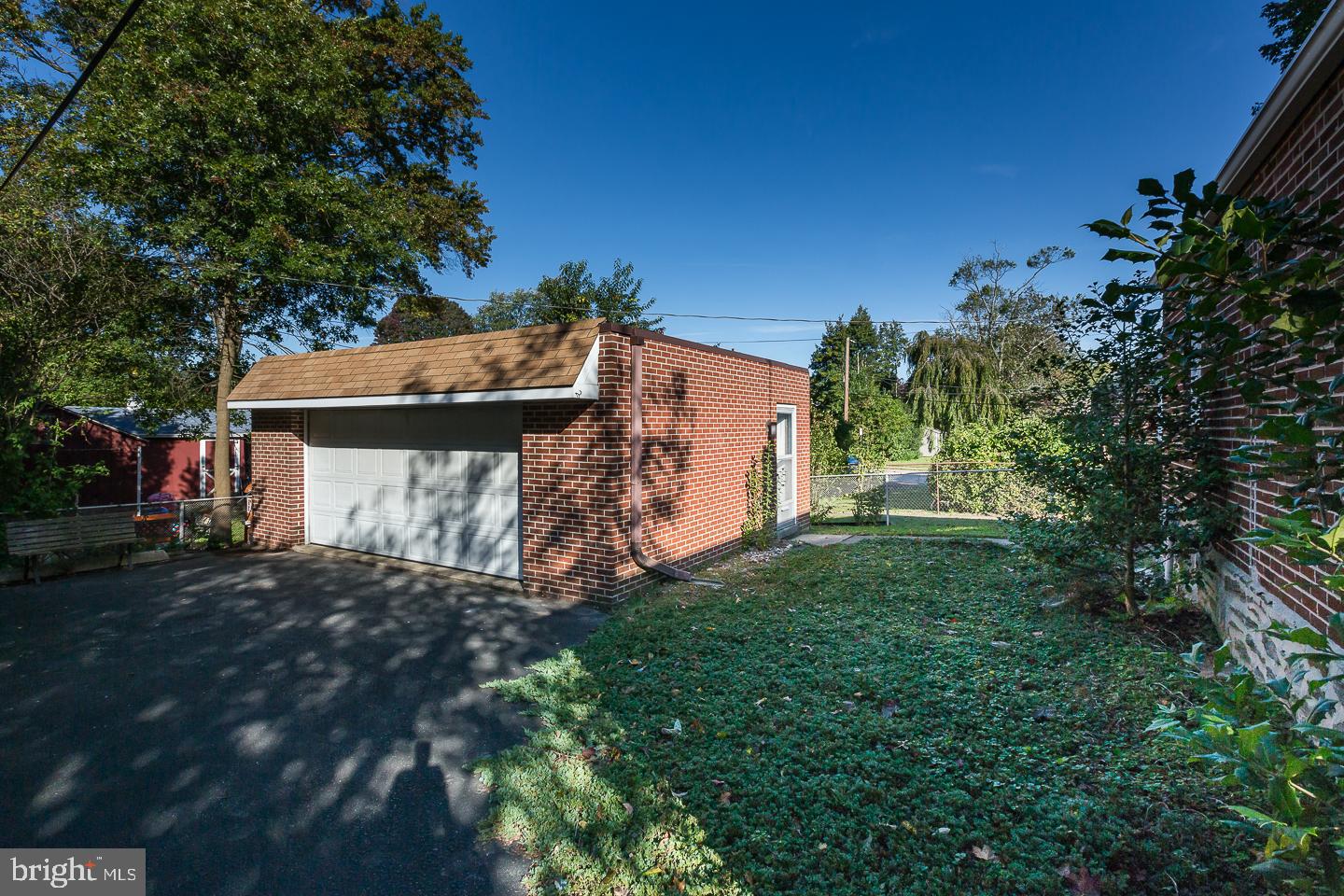 628 North Eagle Road Havertown, PA 19083 - Photo 6 of 36 Detached 2 car garage