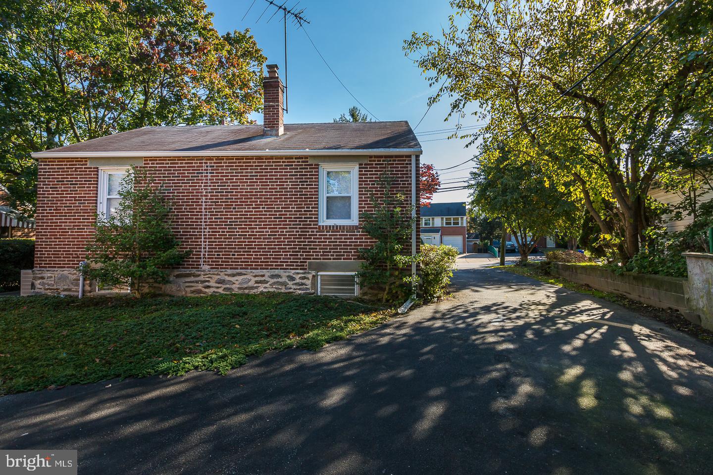 628 North Eagle Road Havertown, PA 19083 - Photo 7 of 36 Private driveway