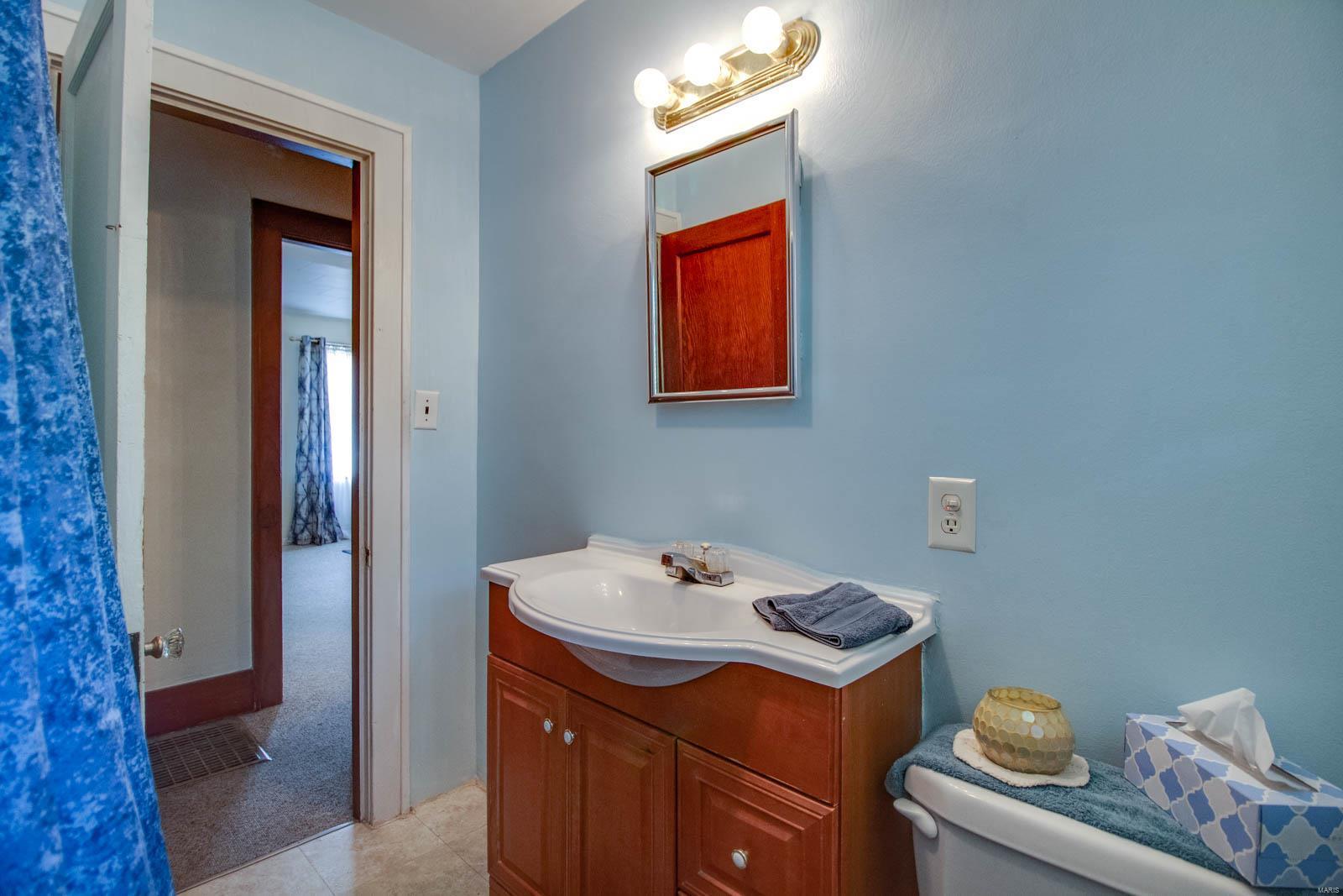 703 Milton Road Alton, IL 62002 - Photo 13 of 21 Gallery Image 13