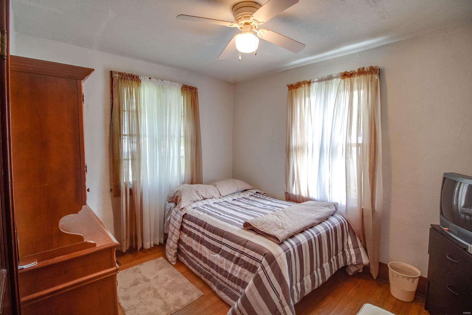 703 Milton Road Alton, IL 62002 - Photo 14 of 21 Gallery Image 14