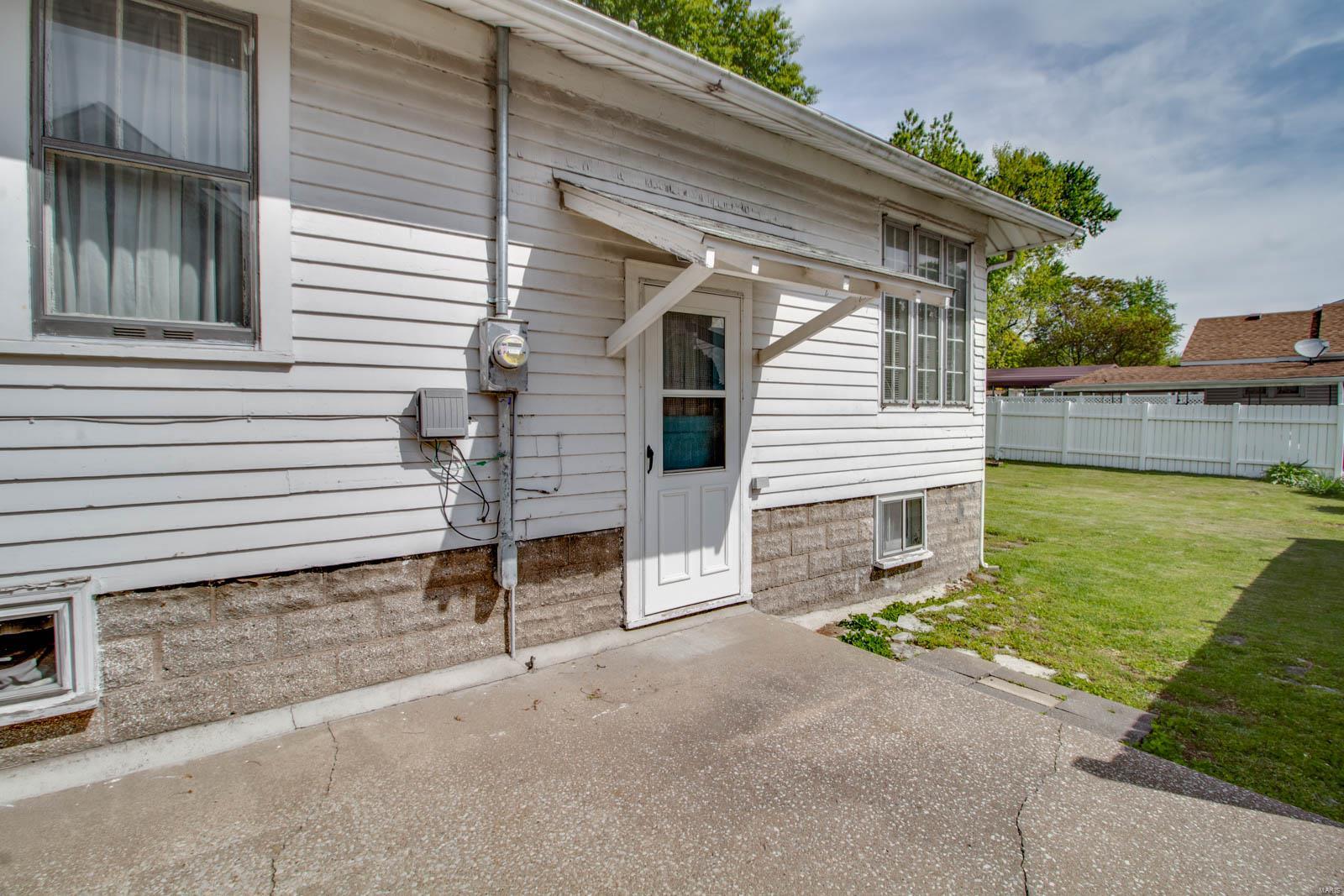 703 Milton Road Alton, IL 62002 - Photo 18 of 21 Gallery Image 18