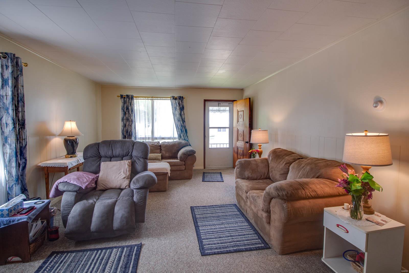 703 Milton Road Alton, IL 62002 - Photo 4 of 21 Gallery Image 4