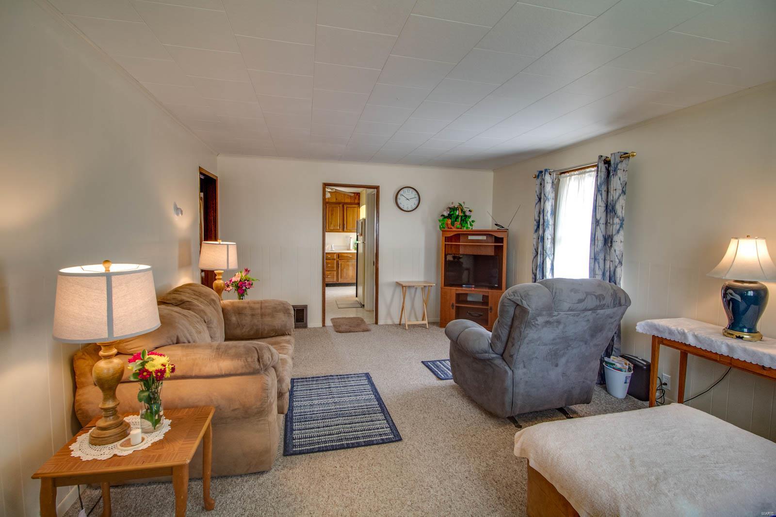 703 Milton Road Alton, IL 62002 - Photo 5 of 21 Gallery Image 5
