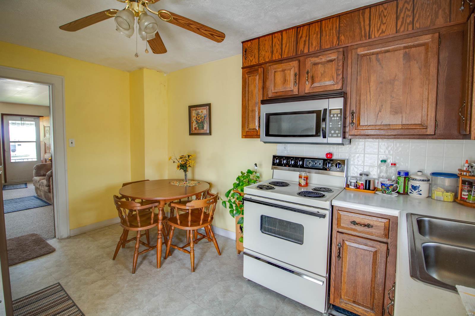 703 Milton Road Alton, IL 62002 - Photo 8 of 21 Gallery Image 8
