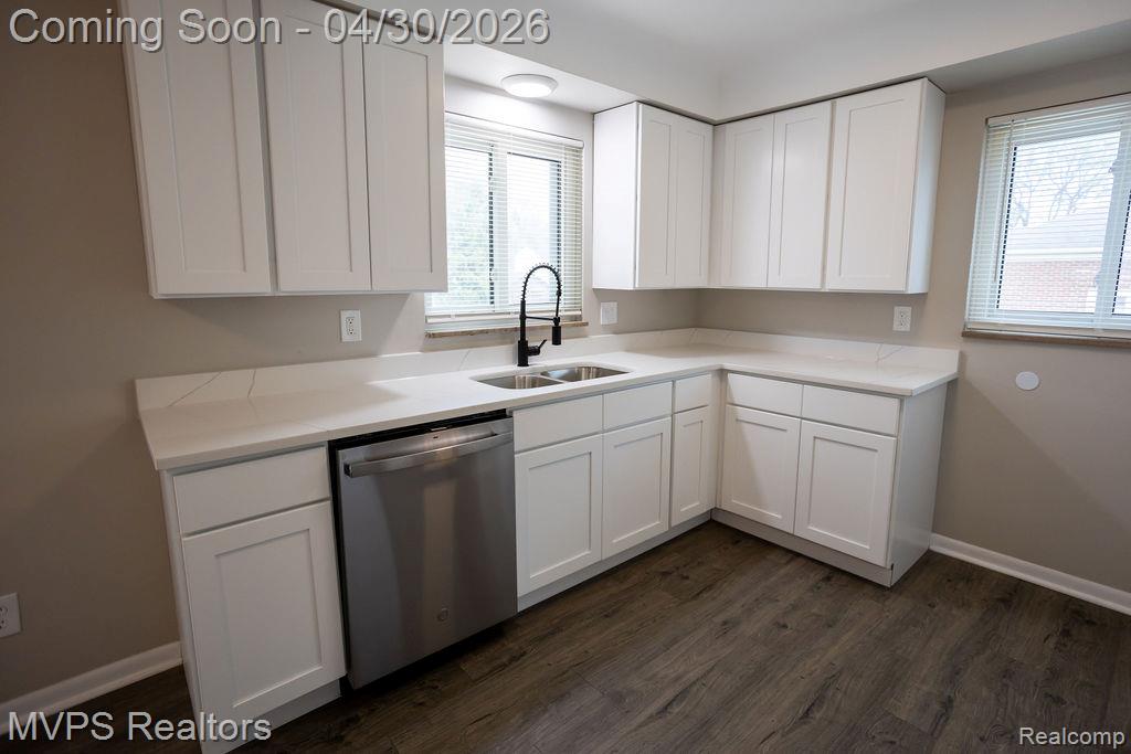 16133 Bell Avenue Eastpointe, MI 48021 - Photo 4 of 18