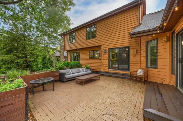 $895,000 | 2734 Alyssa Drive, Naperville, IL 60565