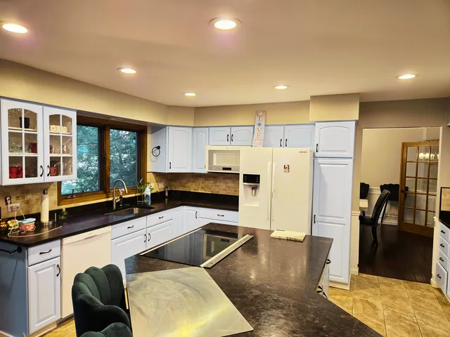 $895,000 | 2734 Alyssa Drive, Naperville, IL 60565