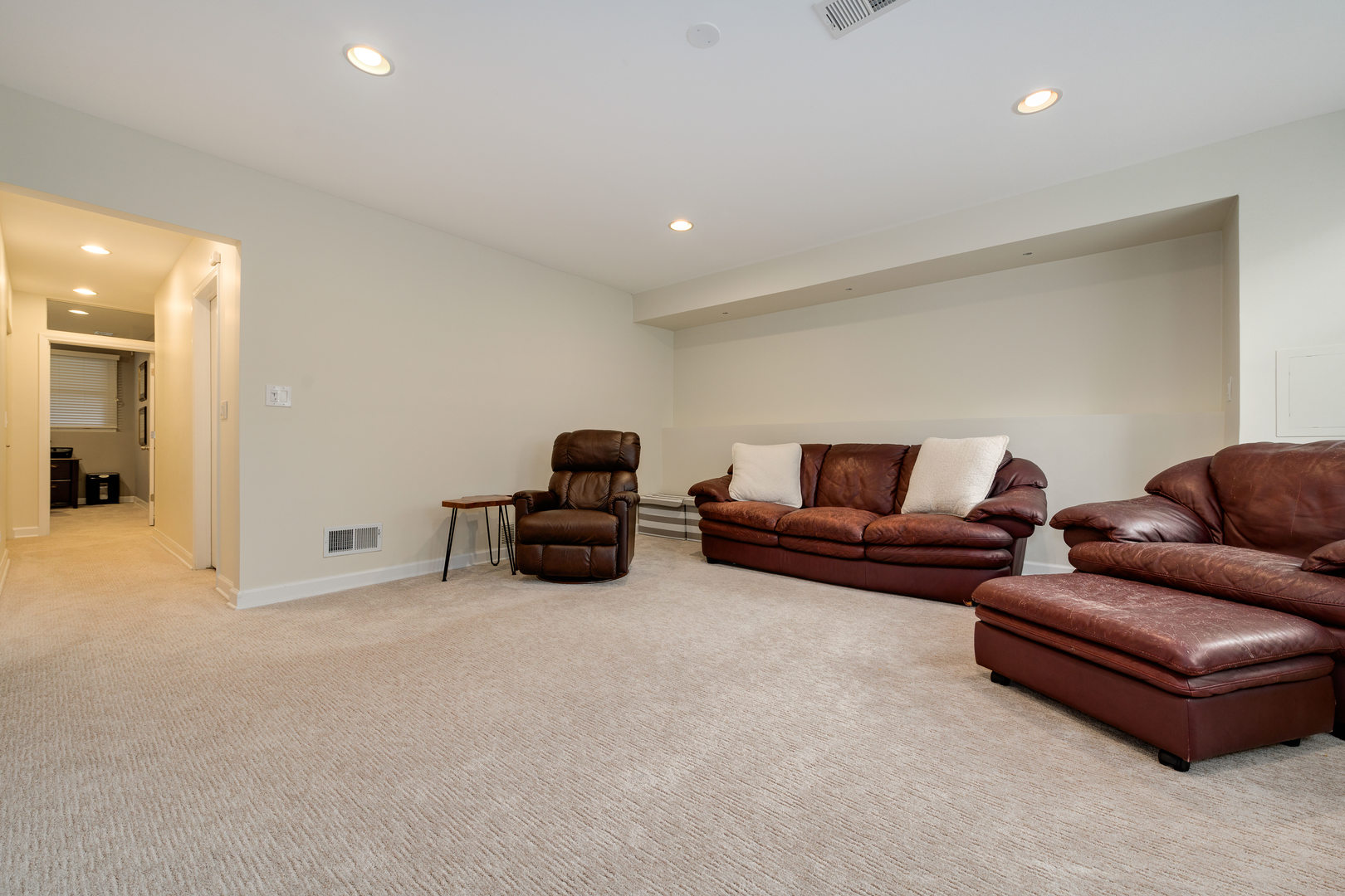 1718 West Huron Street Chicago, IL 60622 - Photo 24 of 33 a living room with furniture and a couch