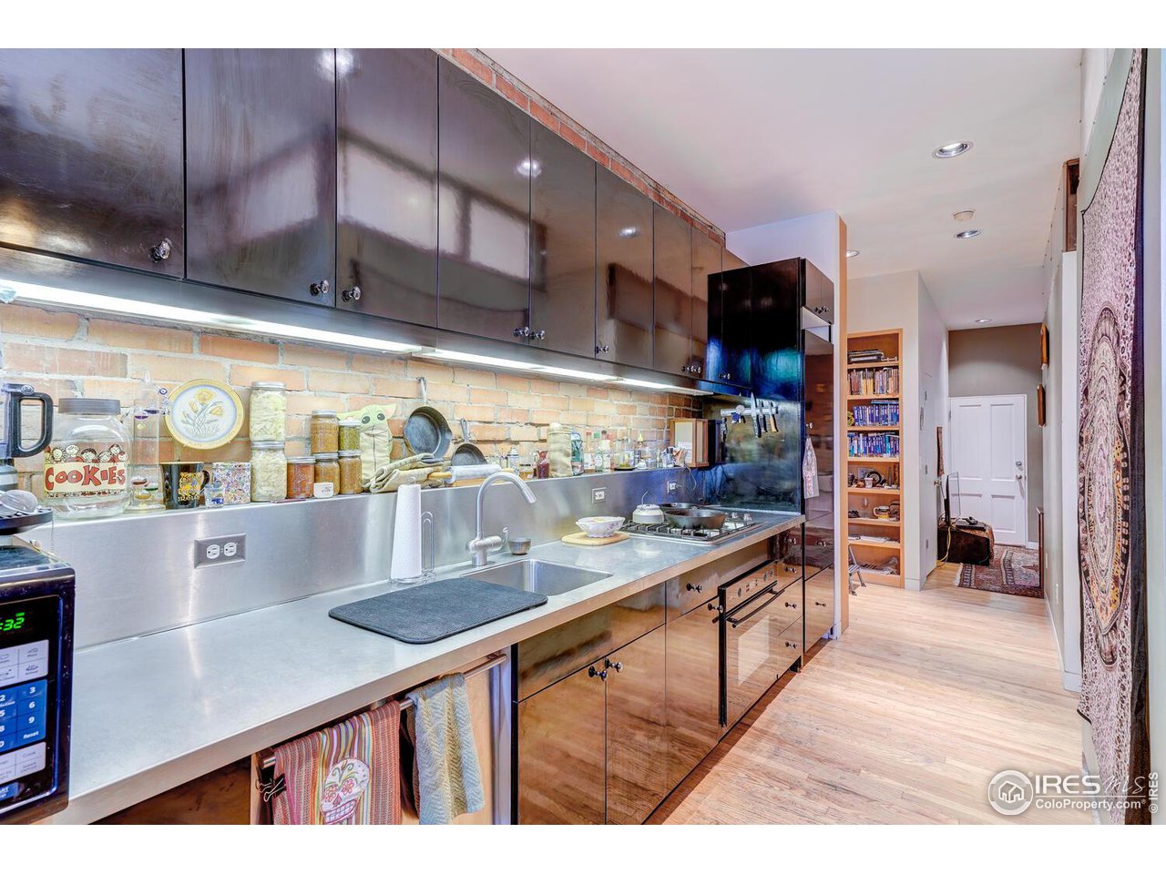 421 Mapleton Avenue, Unit A Boulder, CO 80304 - Photo 7 of 17 Stainless Countertops!