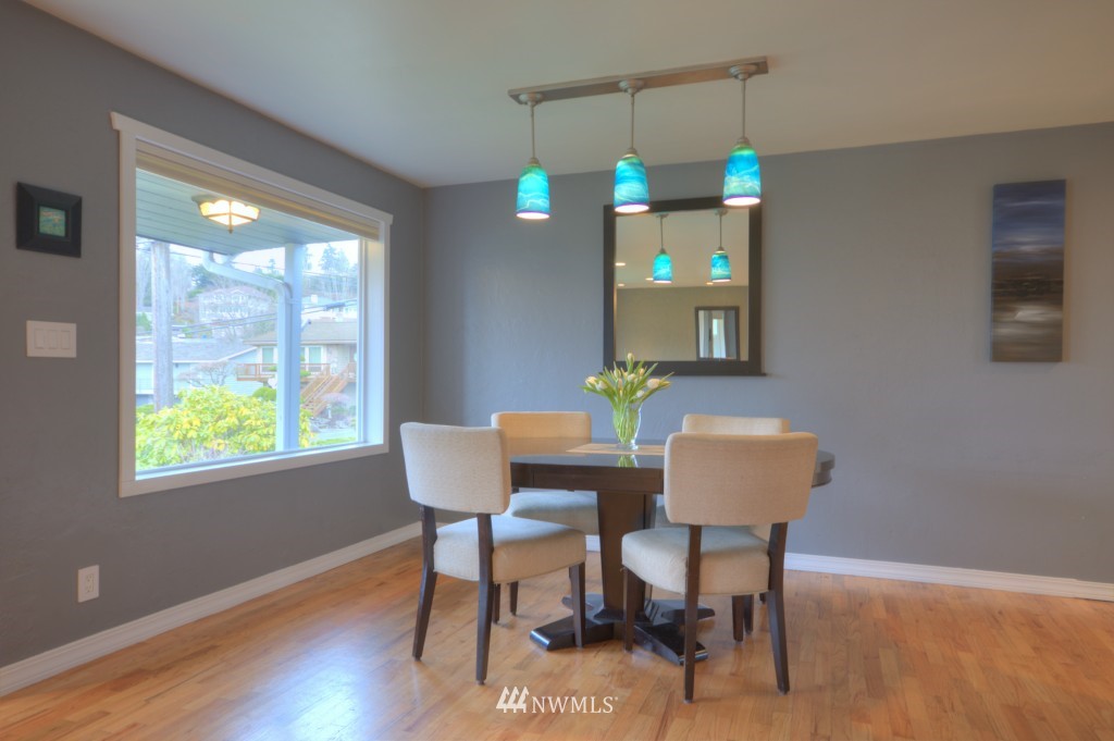 1058 Daley Street Edmonds, WA 98020 - Photo 6 of 12 Gallery Image 6