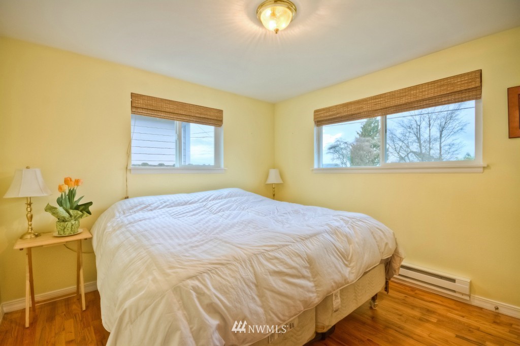 1058 Daley Street Edmonds, WA 98020 - Photo 8 of 12 Gallery Image 8