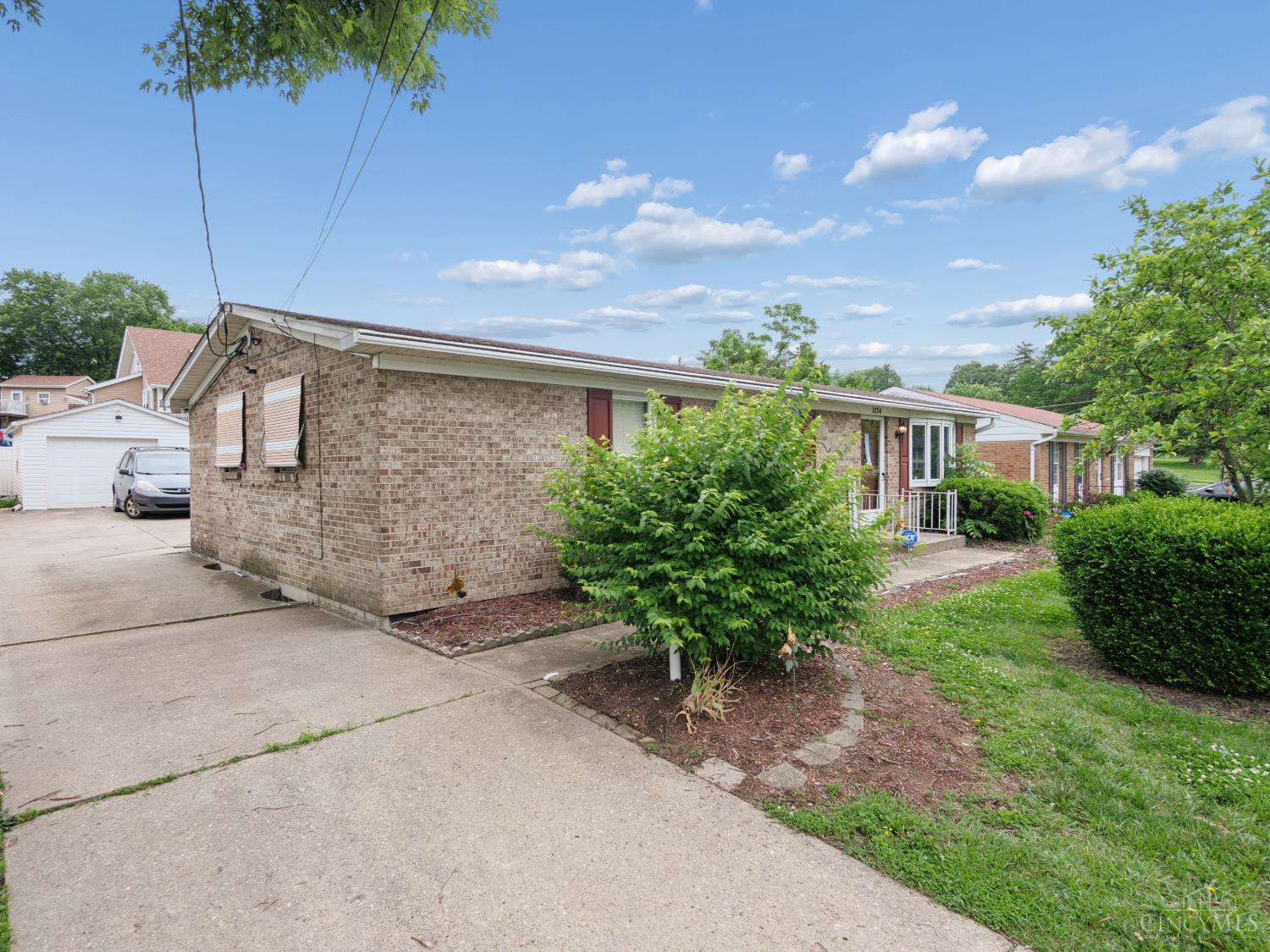 3254 Banning Road Cincinnati, OH 45239 - Photo 4 of 25