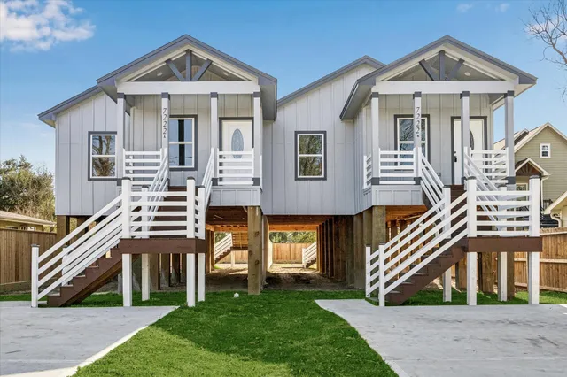 $439,999 | 7222 Philibert Lane, Unit A/B, Houston, TX 77028