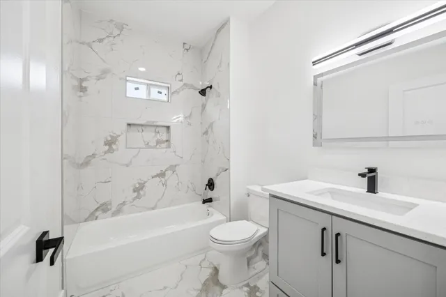 $439,999 | 7222 Philibert Lane, Unit A/B, Houston, TX 77028