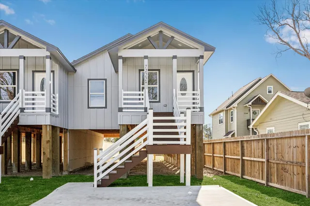 $439,999 | 7222 Philibert Lane, Unit A/B, Houston, TX 77028