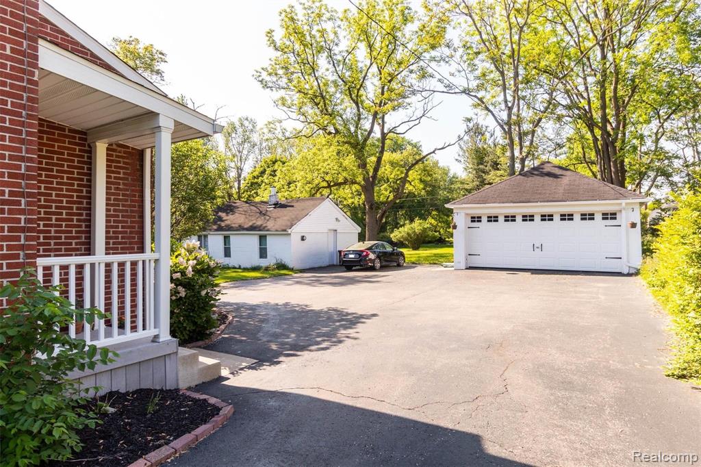 28115 Six Mile Road Livonia, MI 48154 - Photo 32 of 38