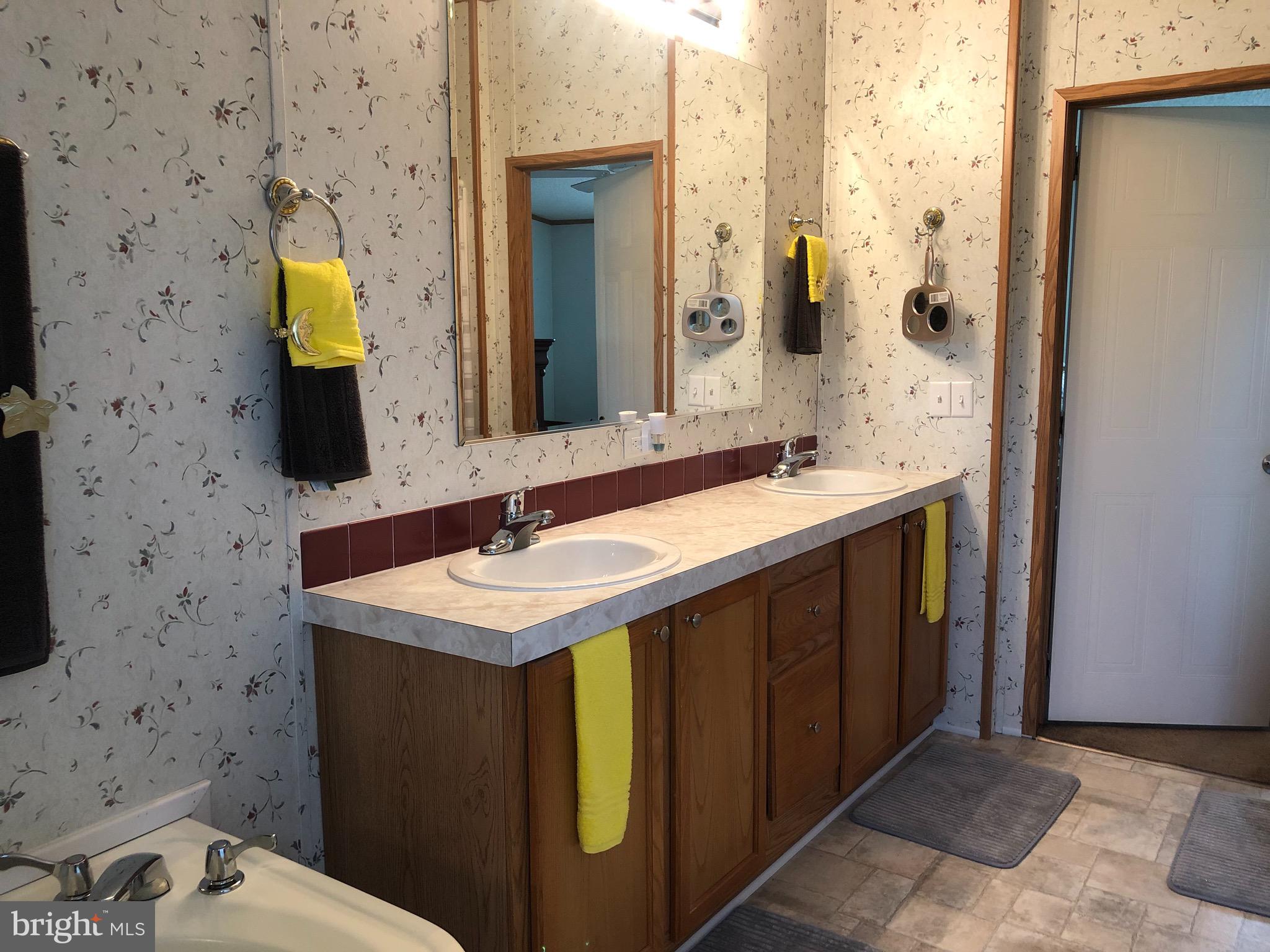 629 Dominion Road Gerrardstown, WV 25420 - Photo 21 of 39 Master Bathroom