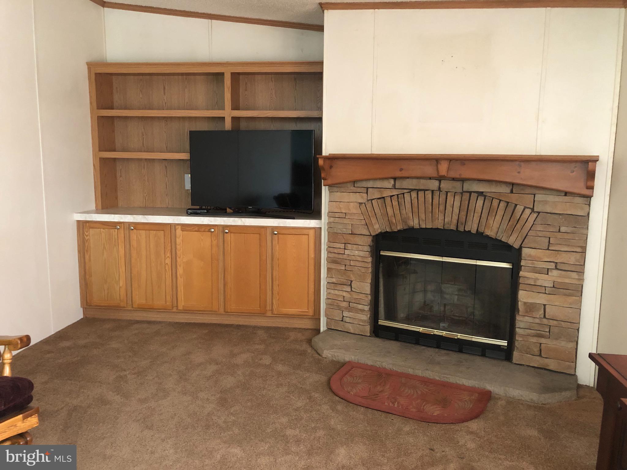 629 Dominion Road Gerrardstown, WV 25420 - Photo 31 of 39 Family room