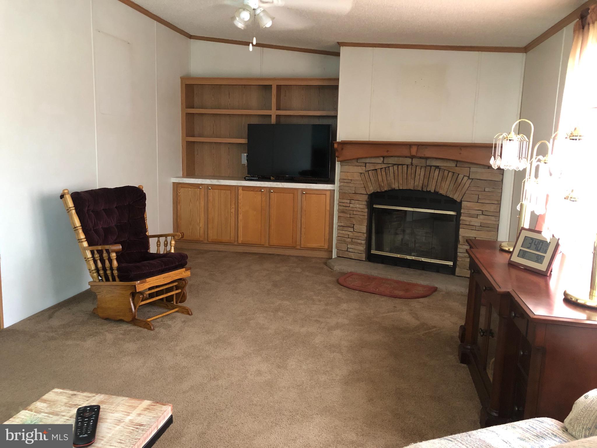 629 Dominion Road Gerrardstown, WV 25420 - Photo 33 of 39 Family room