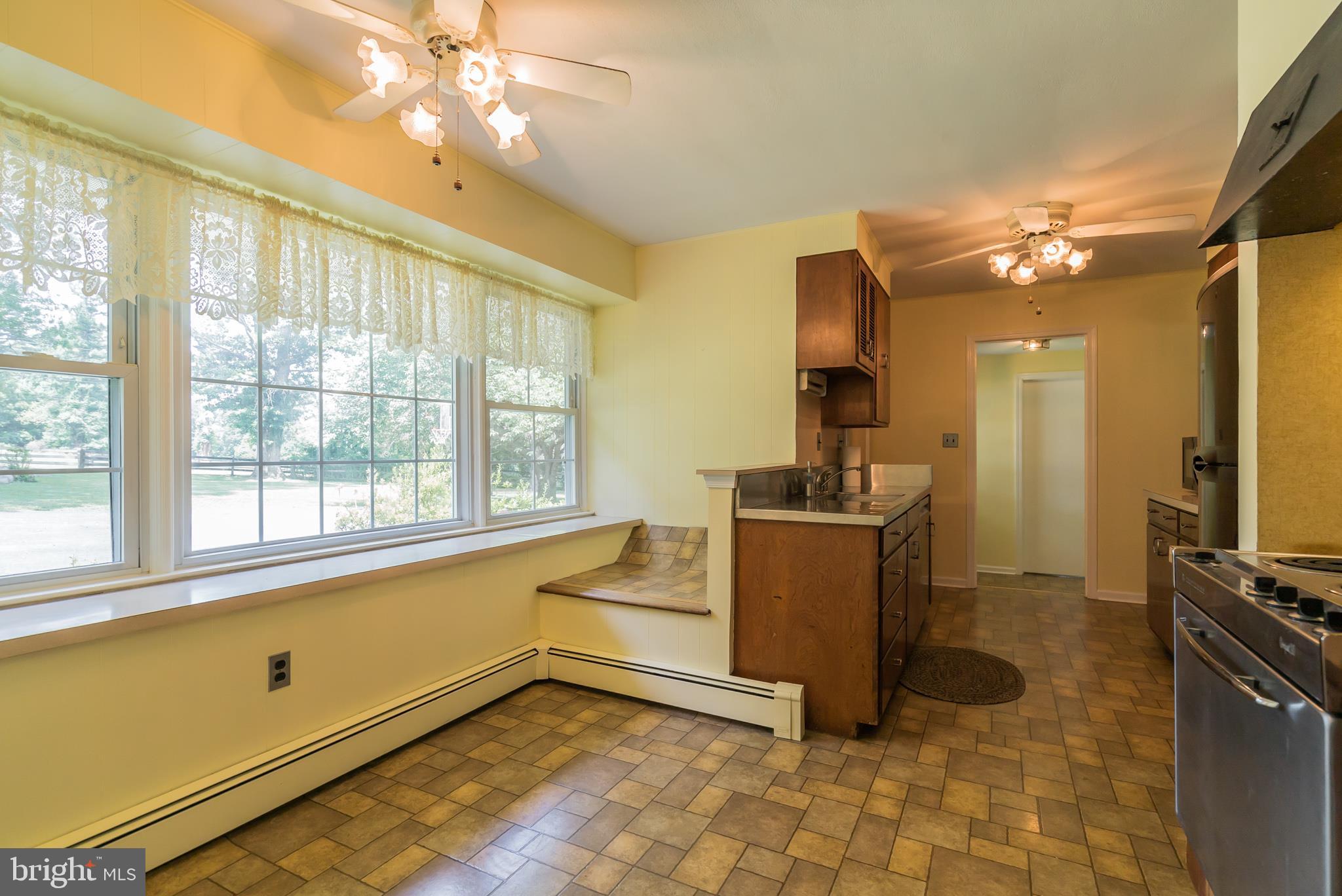 360 Clothier Springs Road Phoenixville, PA 19460 - Photo 14 of 35 Kitchen/Breakfast Rm