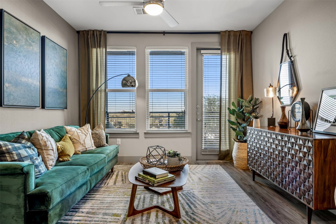 6107 East Riverside Drive, Unit 425 Austin, TX 78741 - Photo 9 of 18 Up To 10 Weeks Free
*Contact the leasing office for more details*