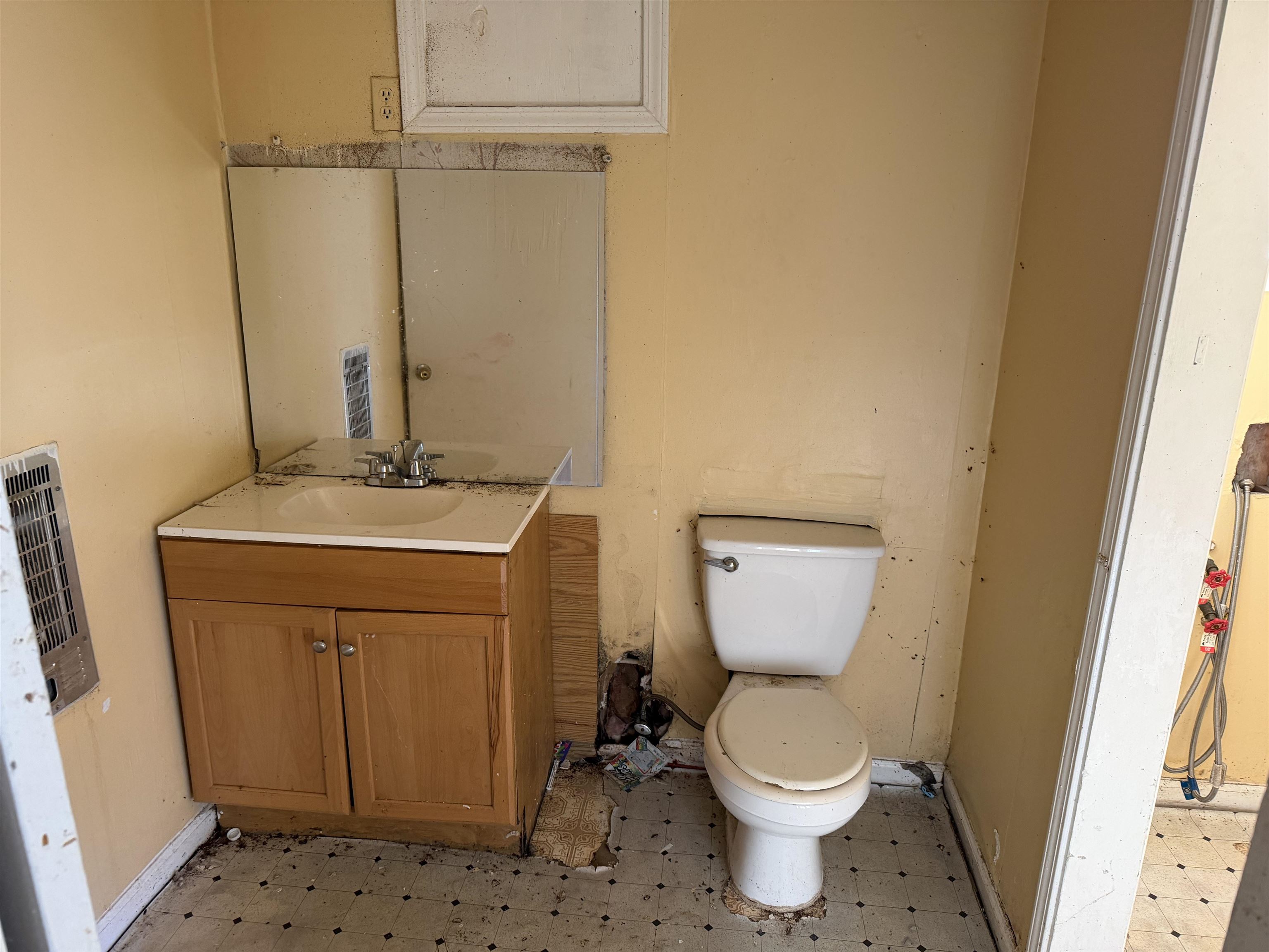 275 Flynn Road Memphis, TN 38109 - Photo 13 of 14