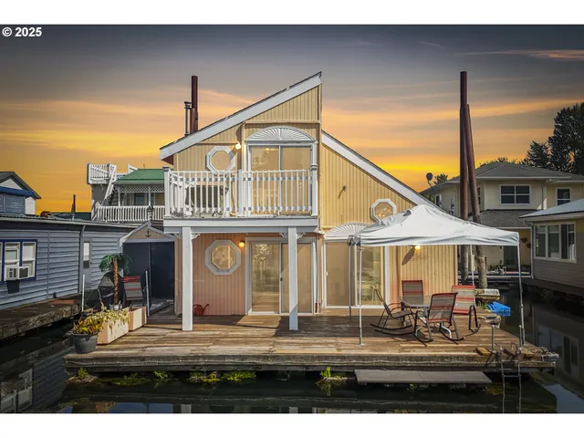 $269,900 | 18989 Northeast Marine Drive, Unit 26, Portland, OR 97230