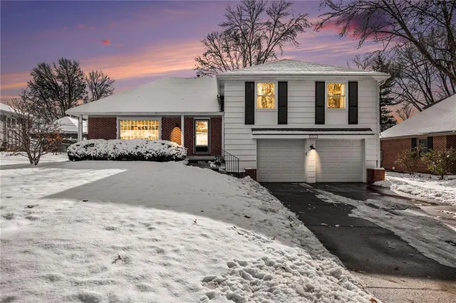 $429,900 | 5531 West 98th Place, Overland Park, KS 66207