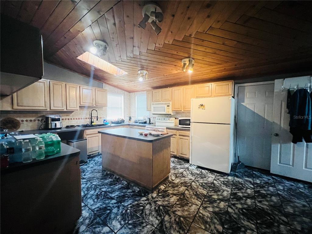 5543 Moog Road New Port Richey, FL 34652 - Photo 10 of 25