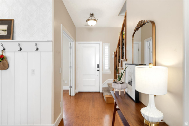 621 East 940 South St. George, UT 84790 - Photo 8 of 55 Entrance foyer