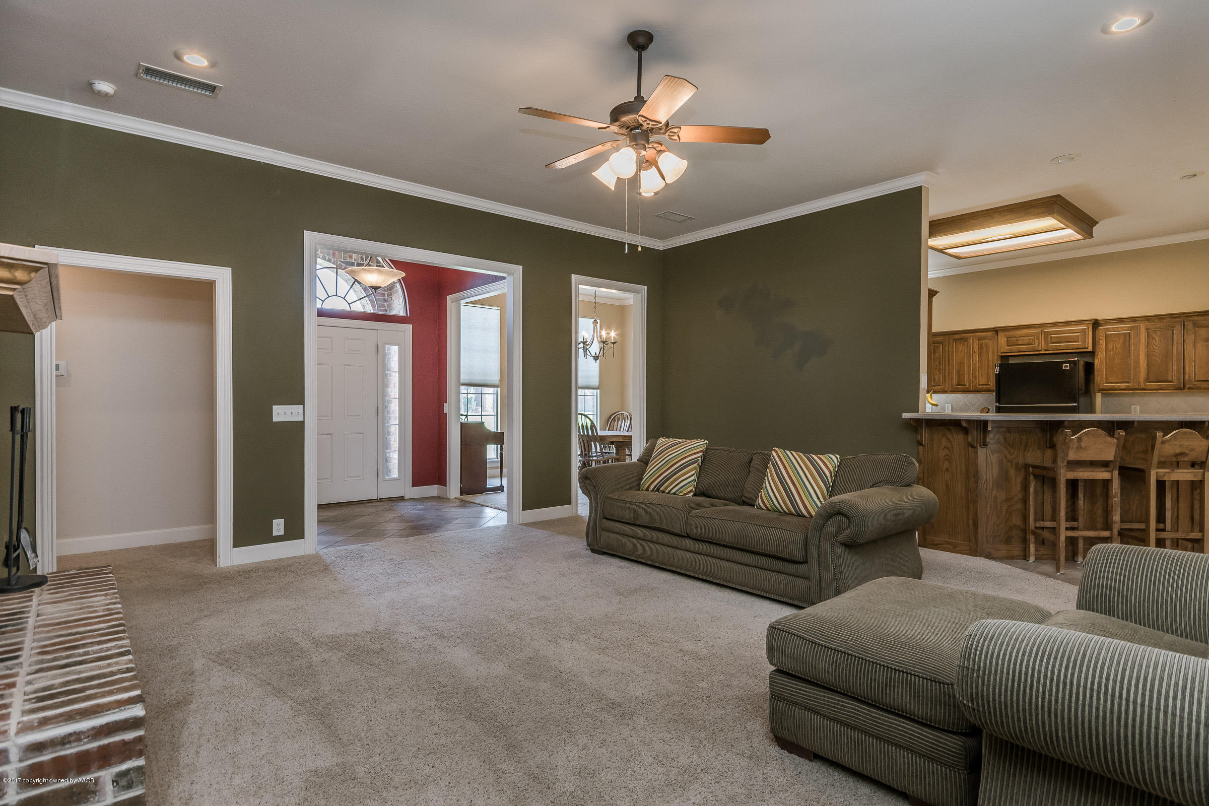 6805 Thunder Road Amarillo, TX 79119 - Photo 5 of 23 Living Room_-2