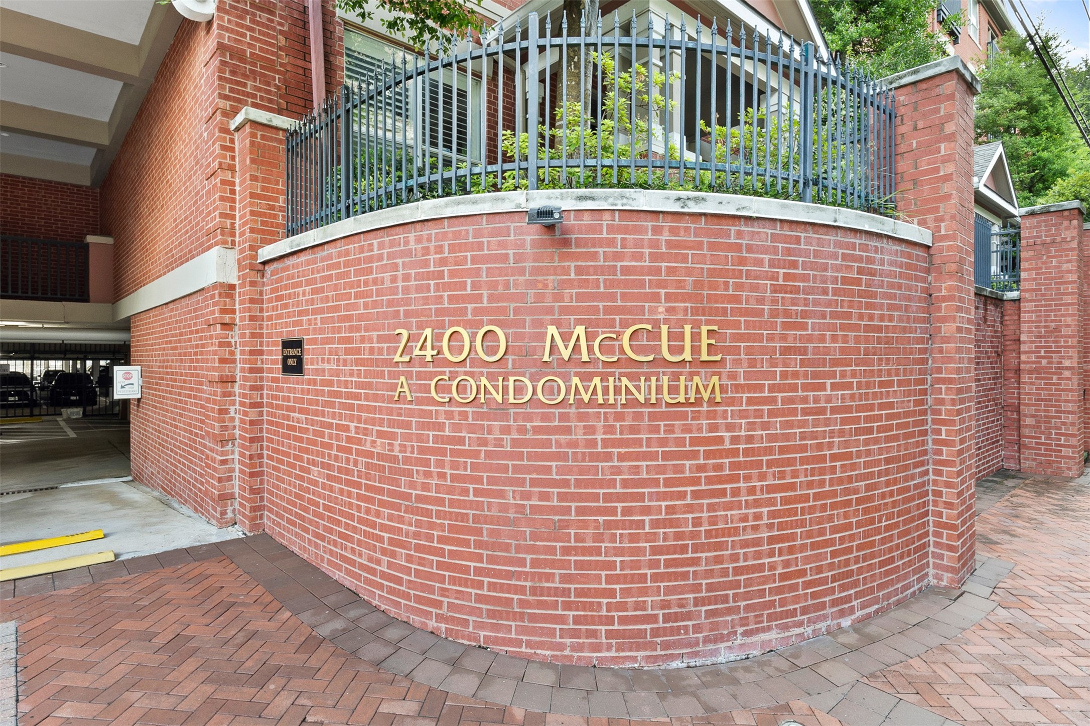 2400 McCue Road, Unit 312 Houston, TX 77056 - Photo 2 of 30 Gallery Image 2