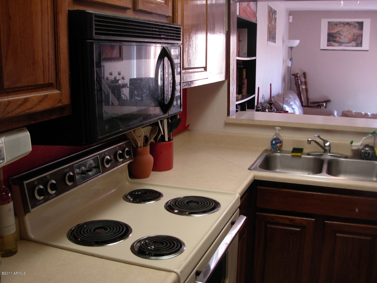 4221 East Almeria Road, Unit 7 Phoenix, AZ 85008 - Photo 4 of 15 Kitchen 2