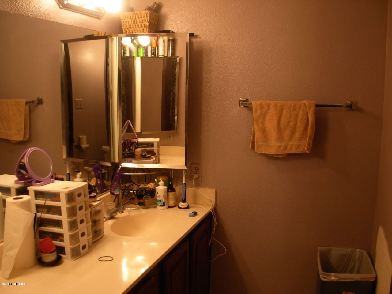 4221 East Almeria Road, Unit 7 Phoenix, AZ 85008 - Photo 8 of 15 Upstairs bath 1