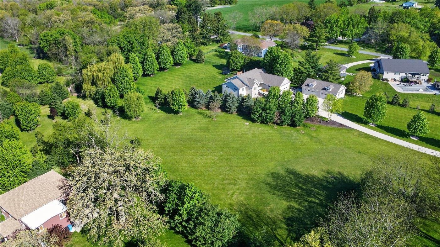 6415 South Windsor Prairie Road DeForest, WI 53532 - Photo 5 of 49 Gallery Image 5