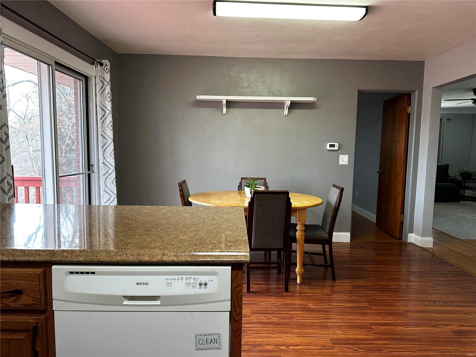 2707 Bloomer Drive Alton, IL 62002 - Photo 6 of 27 Gallery Image 6