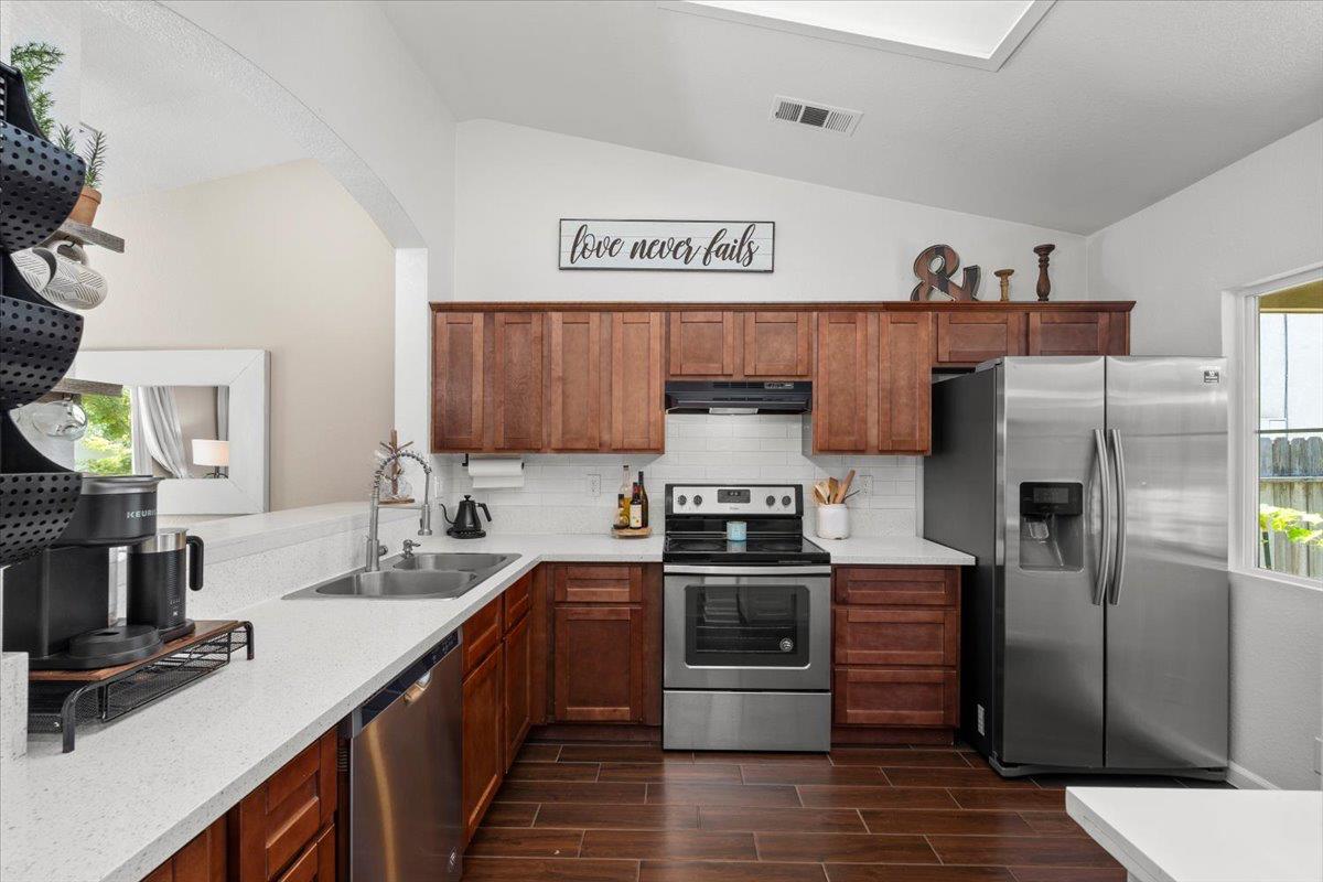 532 Codington Way Modesto, CA 95357 - Photo 6 of 29