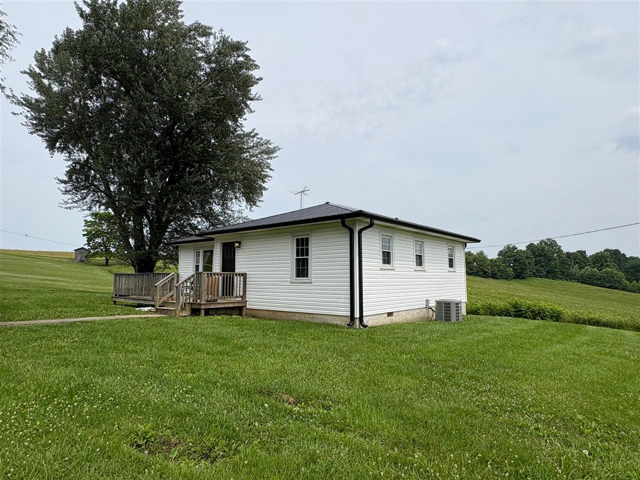 395 Kyrock Road Sweeden, KY 42285 - Photo 4 of 32 Gallery Image 4
