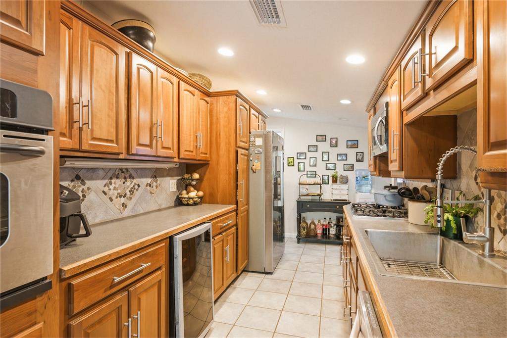 701 South Crest Avenue Clearwater, FL 33756 - Photo 14 of 54
