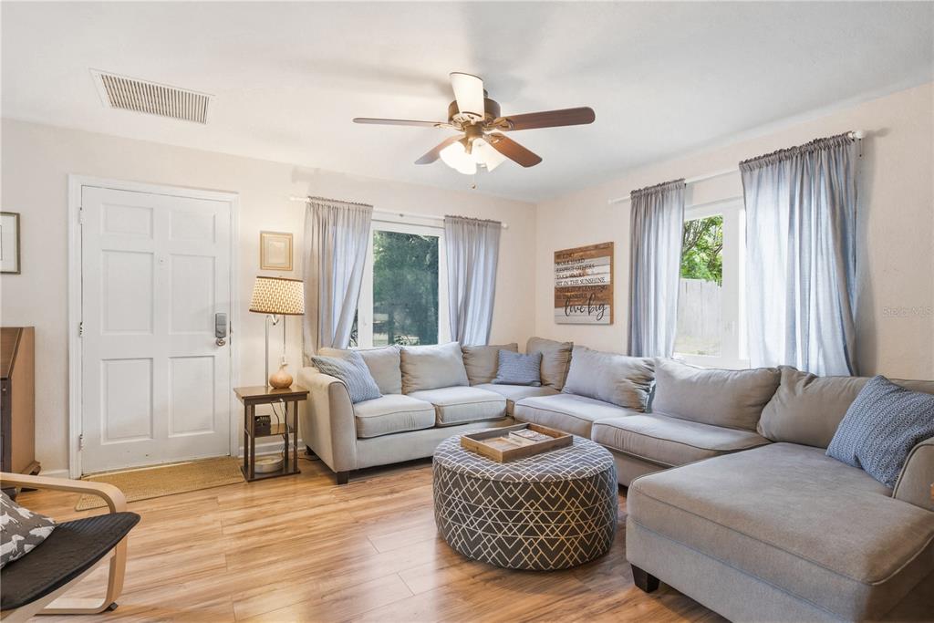 701 South Crest Avenue Clearwater, FL 33756 - Photo 6 of 54