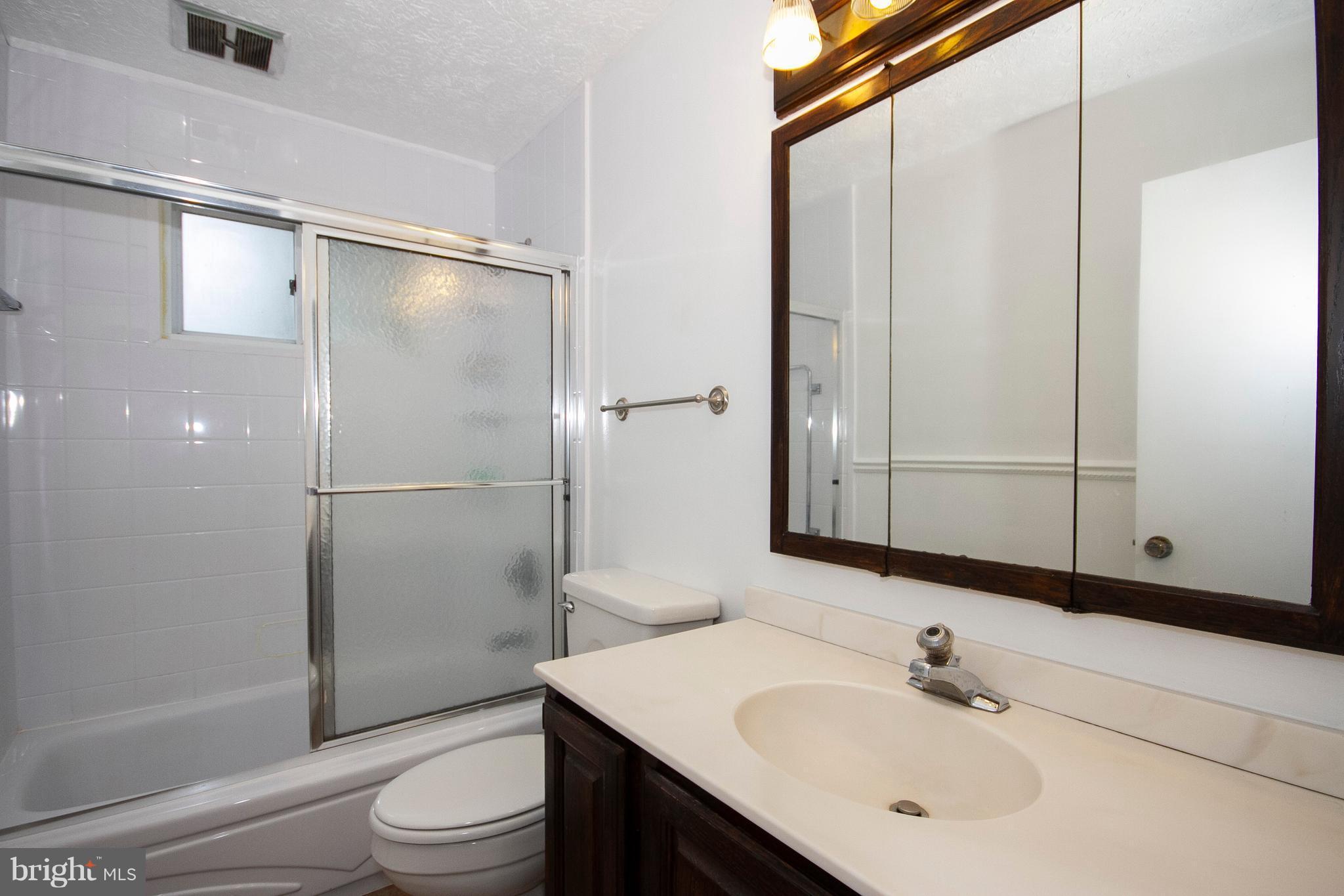 4100 Glen Park Road Baltimore, MD 21236 - Photo 15 of 30 Bath