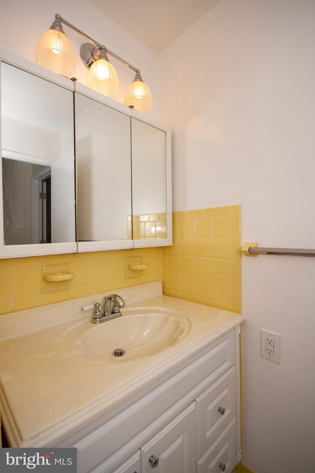 4100 Glen Park Road Baltimore, MD 21236 - Photo 20 of 30 Bath