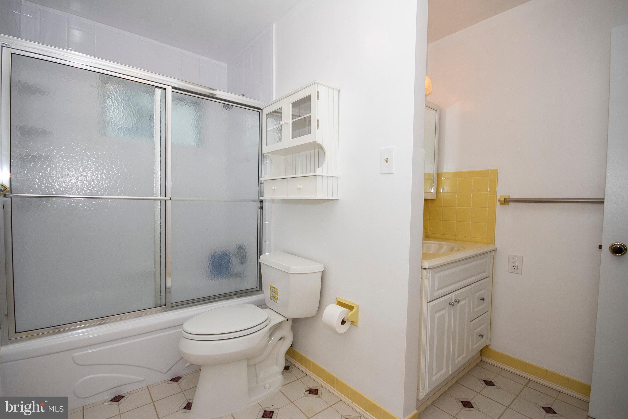 4100 Glen Park Road Baltimore, MD 21236 - Photo 27 of 30 Bath