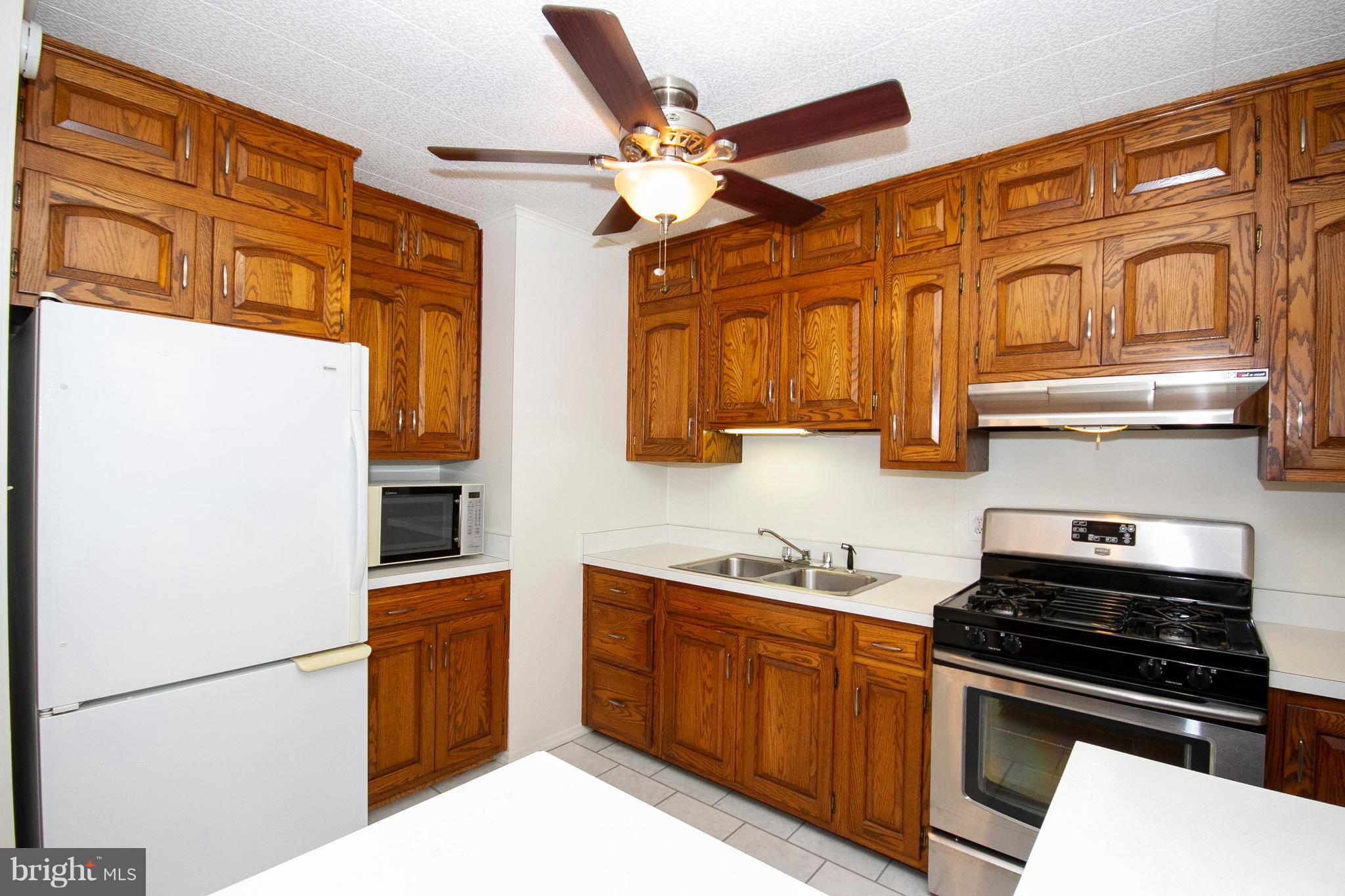 4100 Glen Park Road Baltimore, MD 21236 - Photo 9 of 30 Kitchen