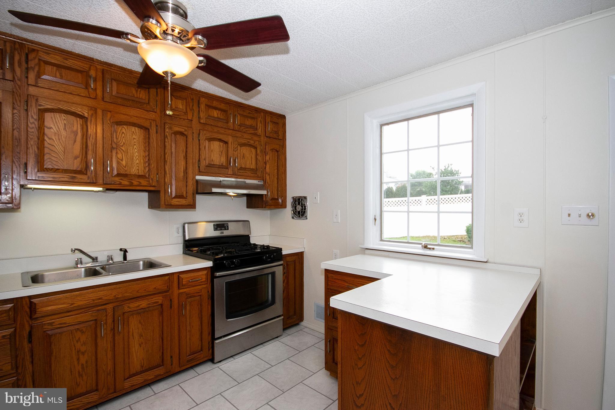4100 Glen Park Road Baltimore, MD 21236 - Photo 10 of 30 Kitchen