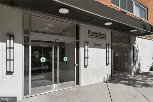 a view of a building entrance